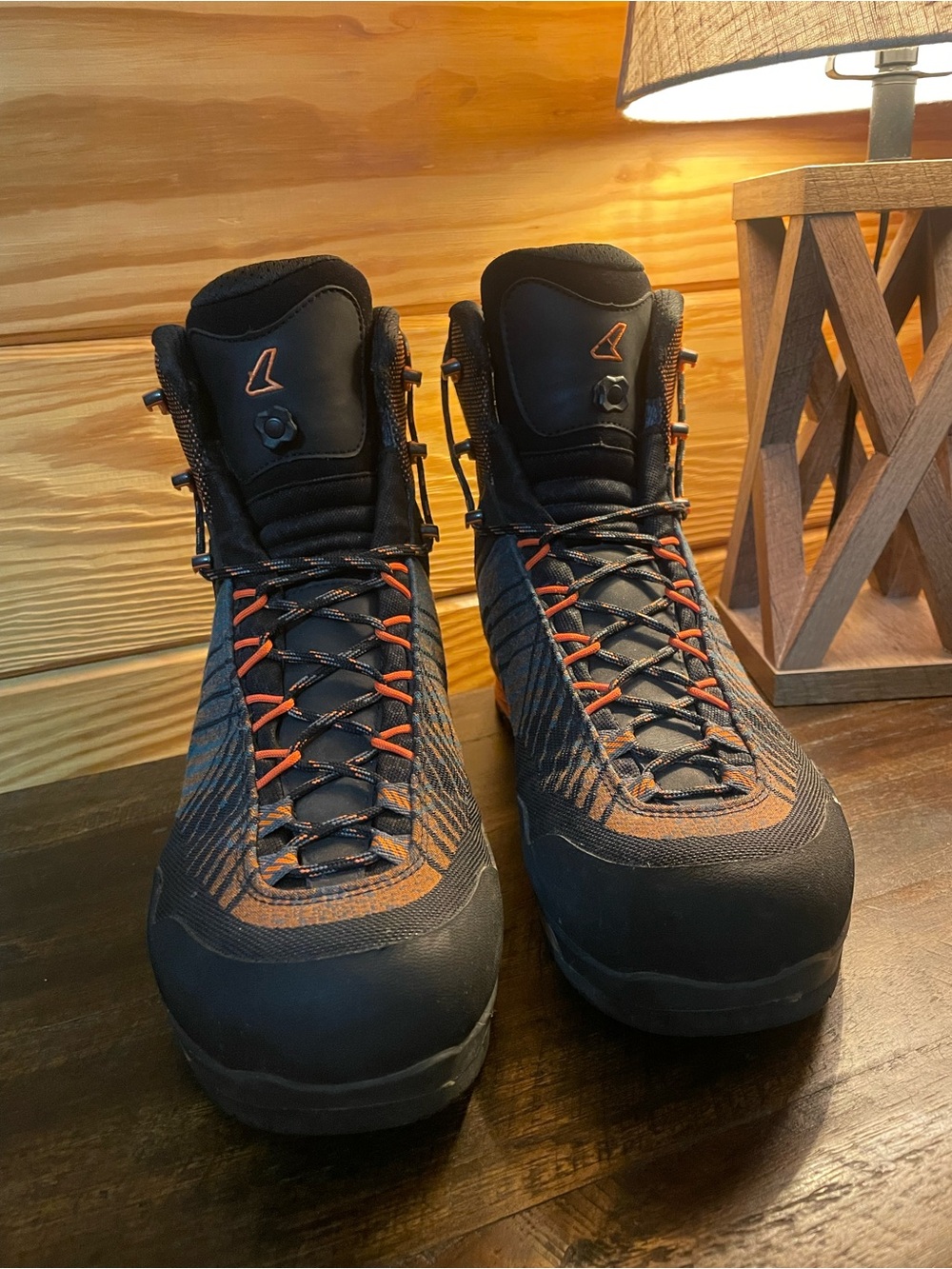 LOWA Mangart GTX Mid, US 10.5 Men’s - Picture 2 of 5